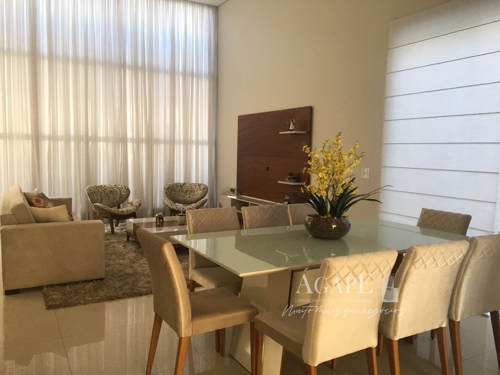 Casa com 2 suítes no Residencial Manhattan