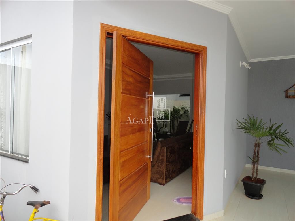 Casa com 2 dormitórios em Artur Nogueira