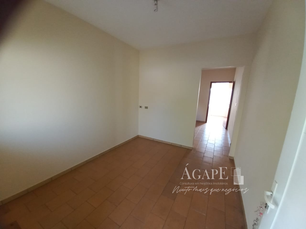 Casa com 5 dormitórios  com casa nos fundos em Artur Nogueira