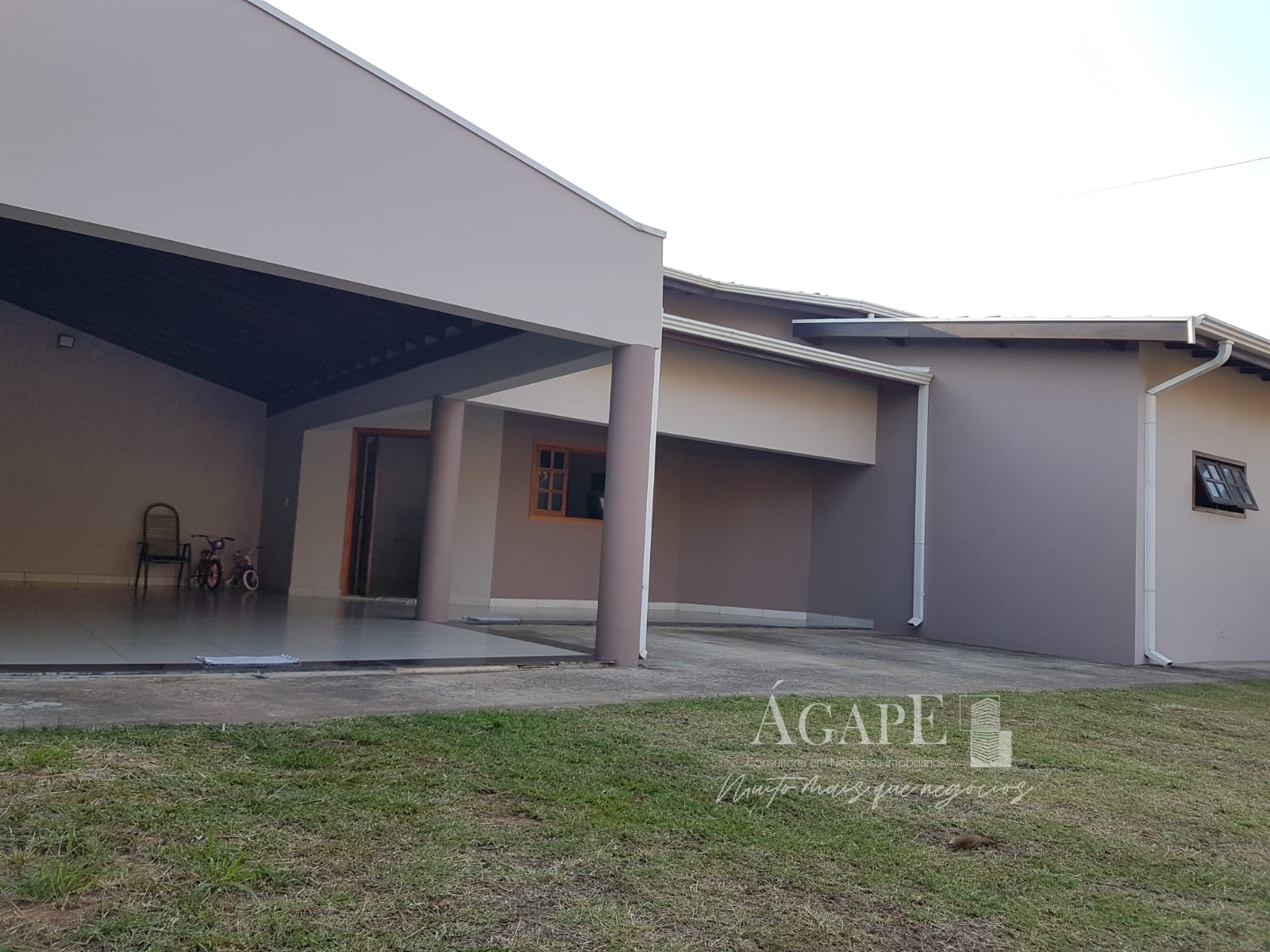 Casa com 4 dormitórios em Artur Nogueira