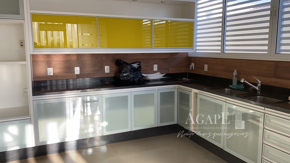 Casa com 5 dormitórios em Artur Nogueira