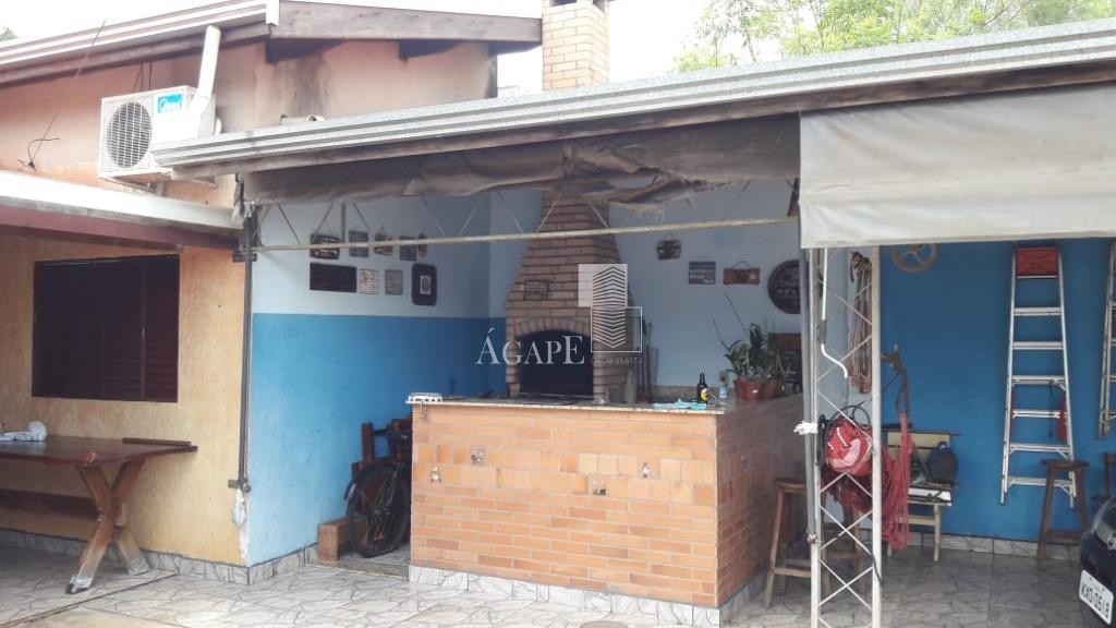 Casa com 2 dormitórios