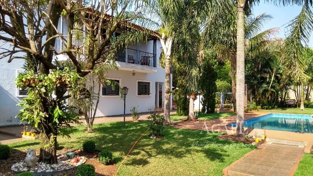 Casa com 5 dormitórios em Artur Nogueira