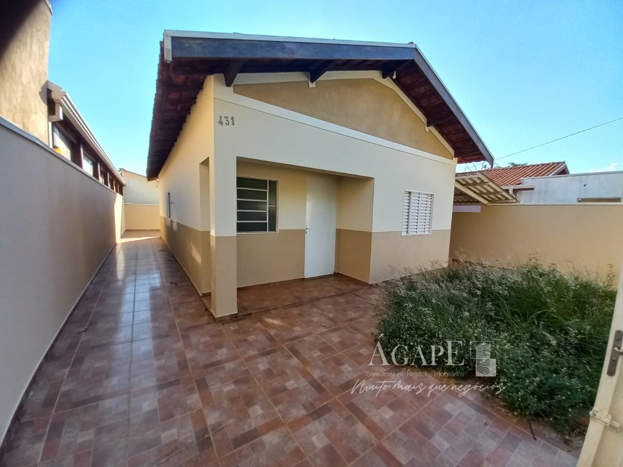 Casa com 5 dormitórios  com casa nos fundos em Artur Nogueira