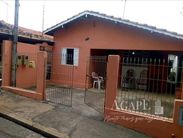 Casa com 3 dormitórios em Cosmópolis