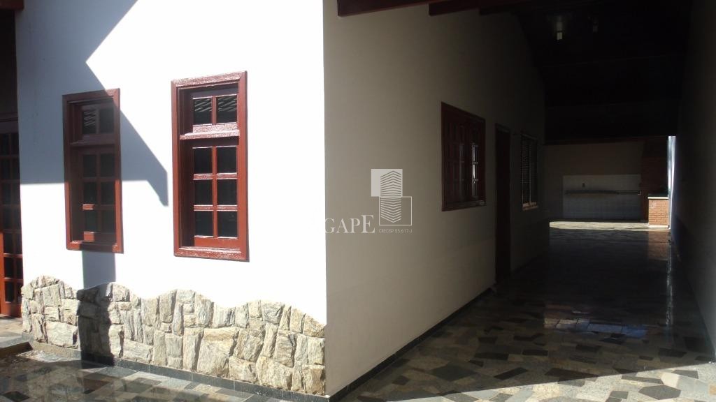 Casa com 3 dormitórios em Artur Nogueira