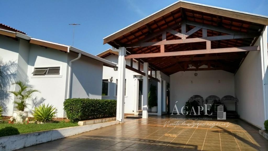 Casa com 5 dormitórios em Artur Nogueira