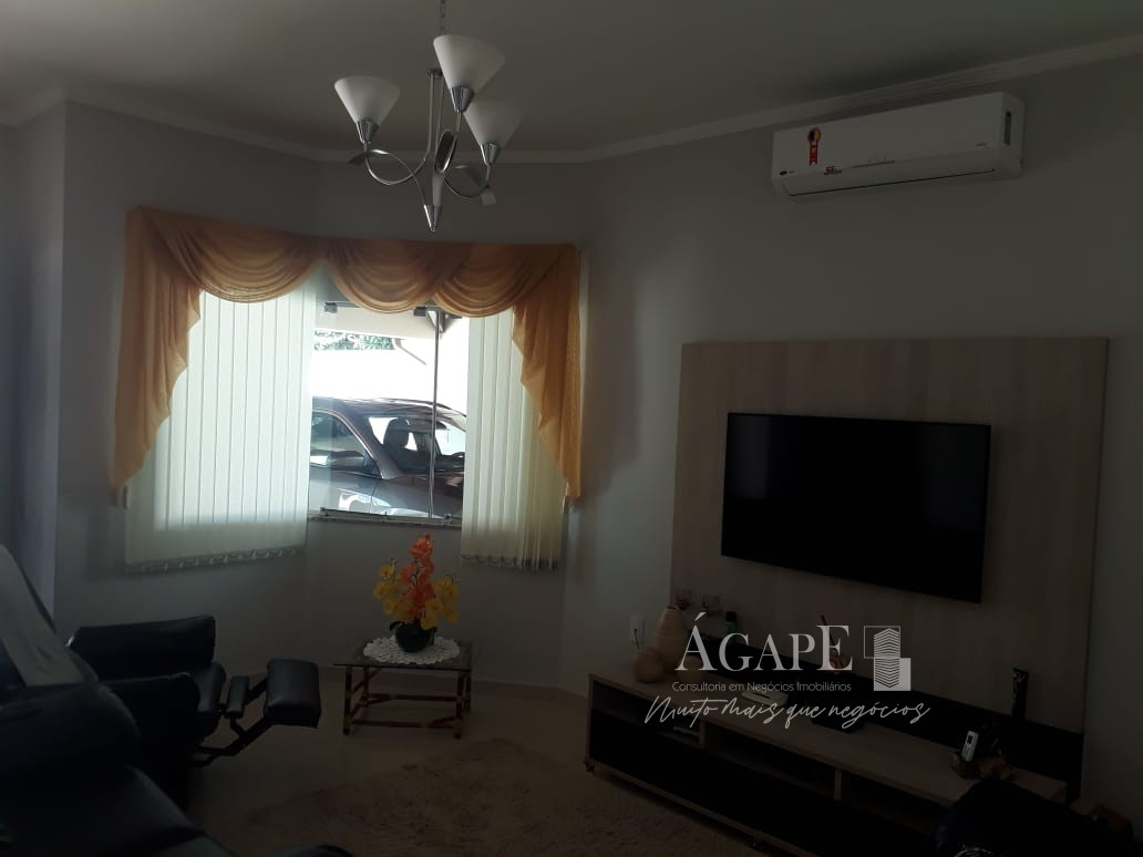 Casa com 3 dormitórios em Artur Nogueira